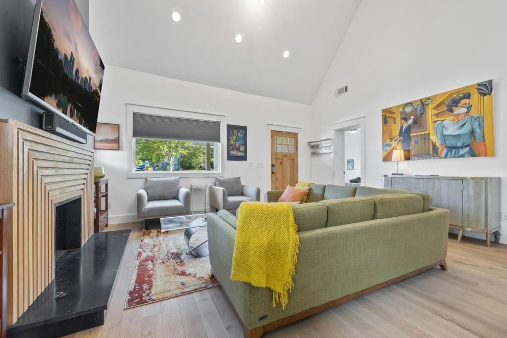 Designer Home: King Beds, Luxe Bath+Free Parking! แอตแลนตา ภายนอก รูปภาพ